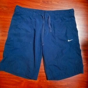 Nike Knee length golf shorts size 12-14